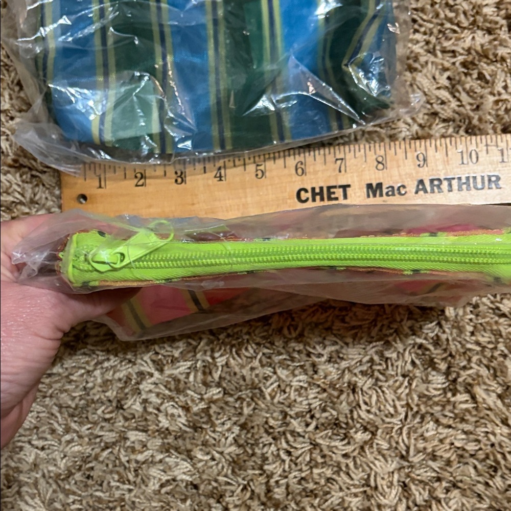 2 GAP Mesh Pouches- Blue/Green and Pink/Red - Picture 5 of 7